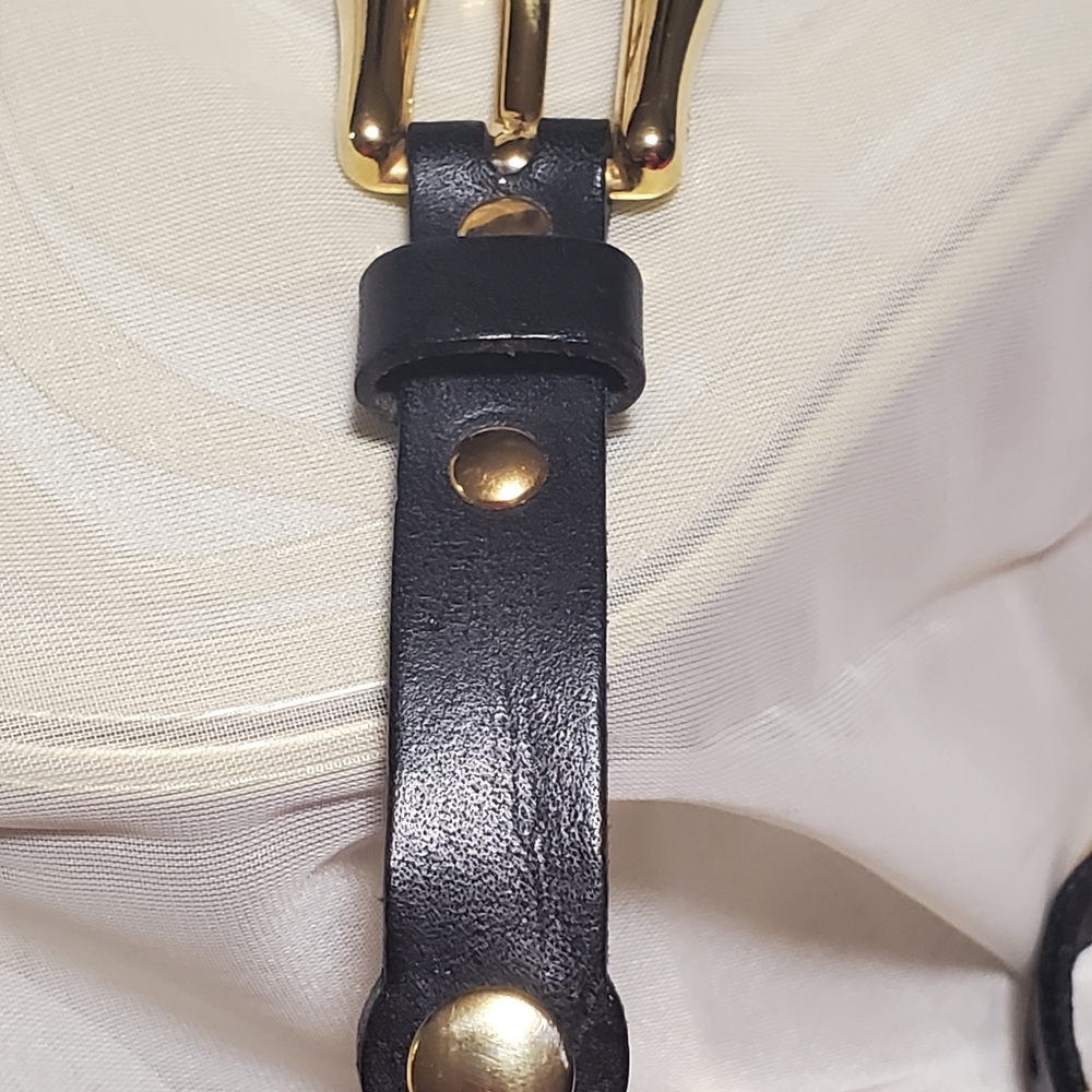 Vintage Versace belt. Used in great condition. - Picture 9 of 16